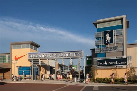 toronto premium outlets mall.